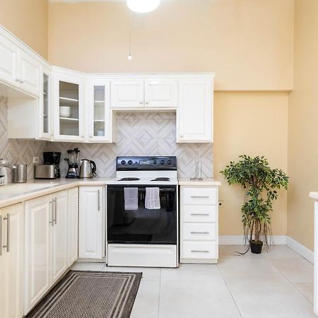 Choose To Be Happy At The Westbury - Two Bedroom Apartment Kingston Buitenkant foto
