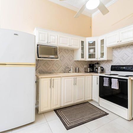 Choose To Be Happy At The Westbury - Two Bedroom Apartment Kingston Buitenkant foto