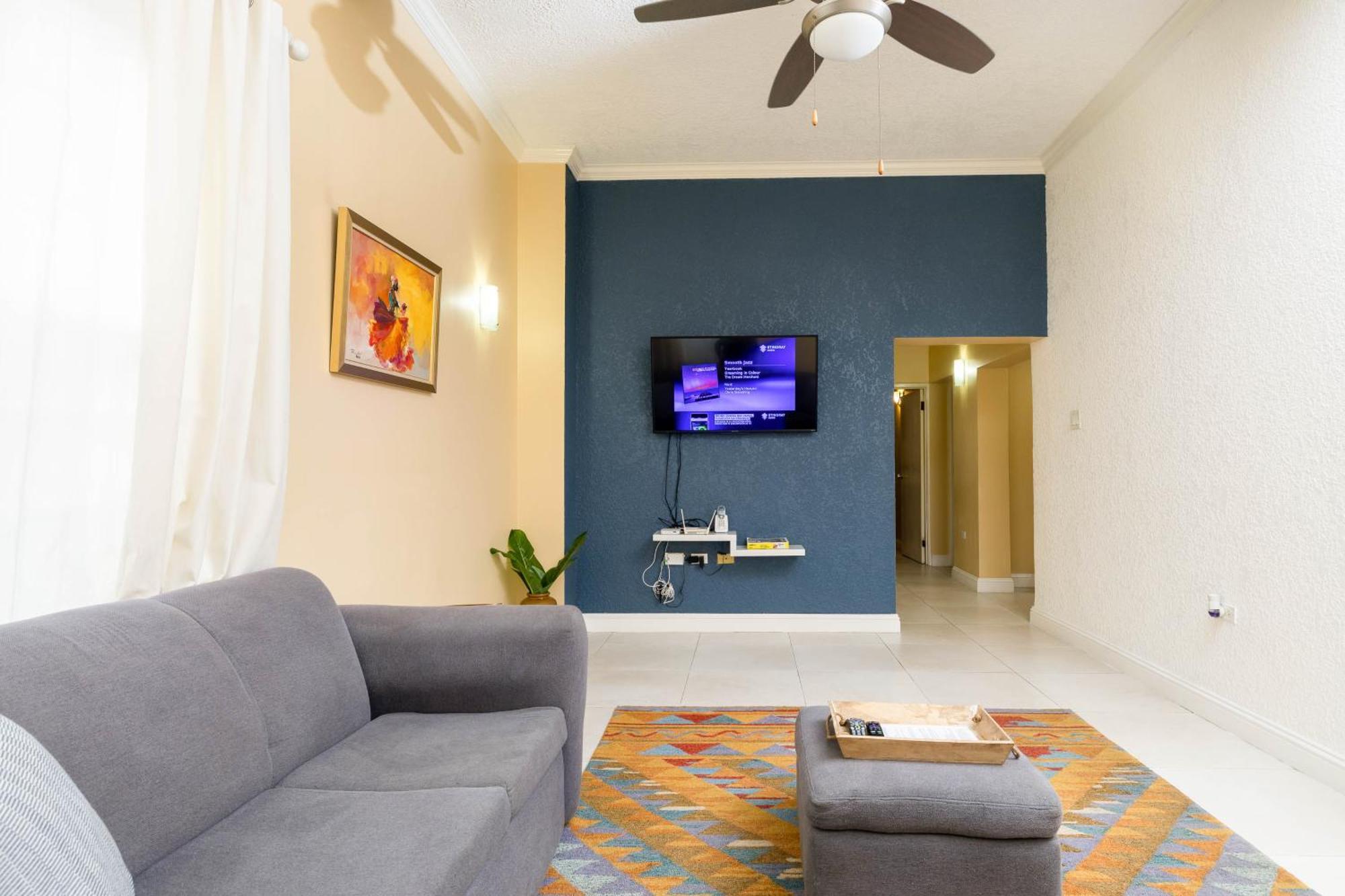 Choose To Be Happy At The Westbury - Two Bedroom Apartment Kingston Buitenkant foto