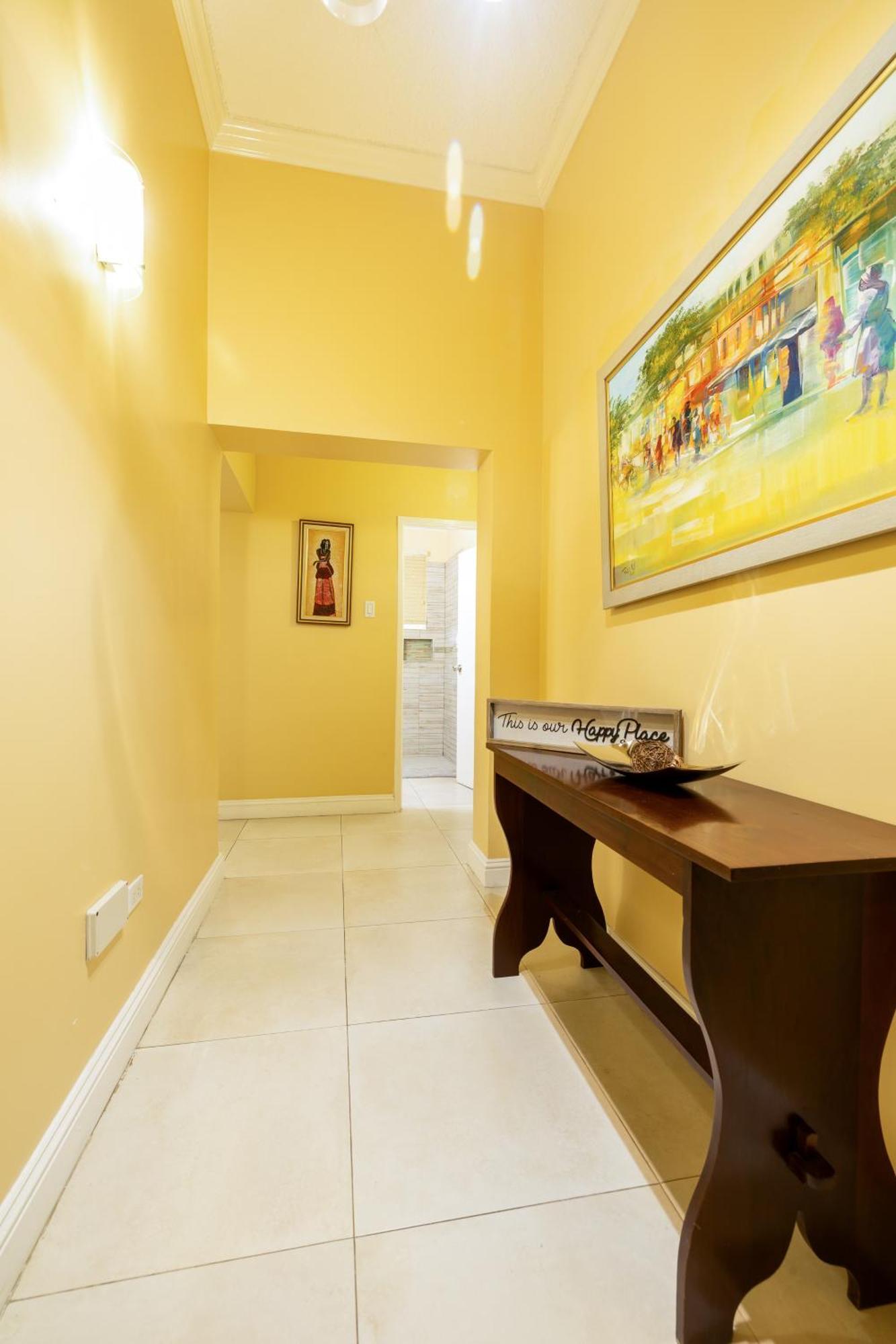Choose To Be Happy At The Westbury - Two Bedroom Apartment Kingston Buitenkant foto