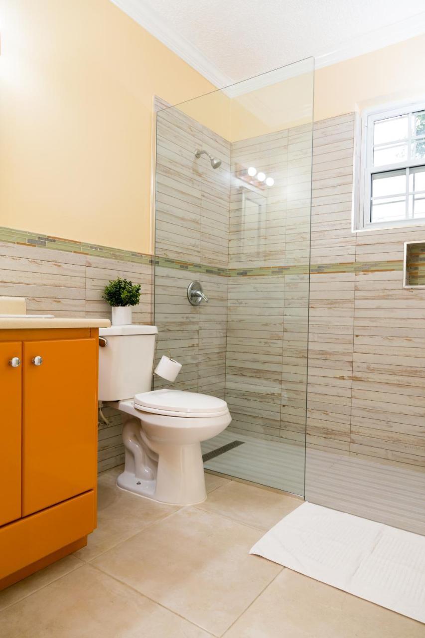 Choose To Be Happy At The Westbury - Two Bedroom Apartment Kingston Buitenkant foto