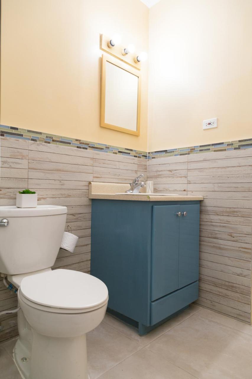 Choose To Be Happy At The Westbury - Two Bedroom Apartment Kingston Buitenkant foto